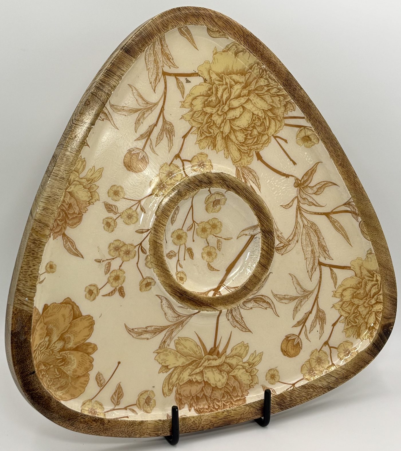 Chip/Dip (Tri) in the Golden Botanica design