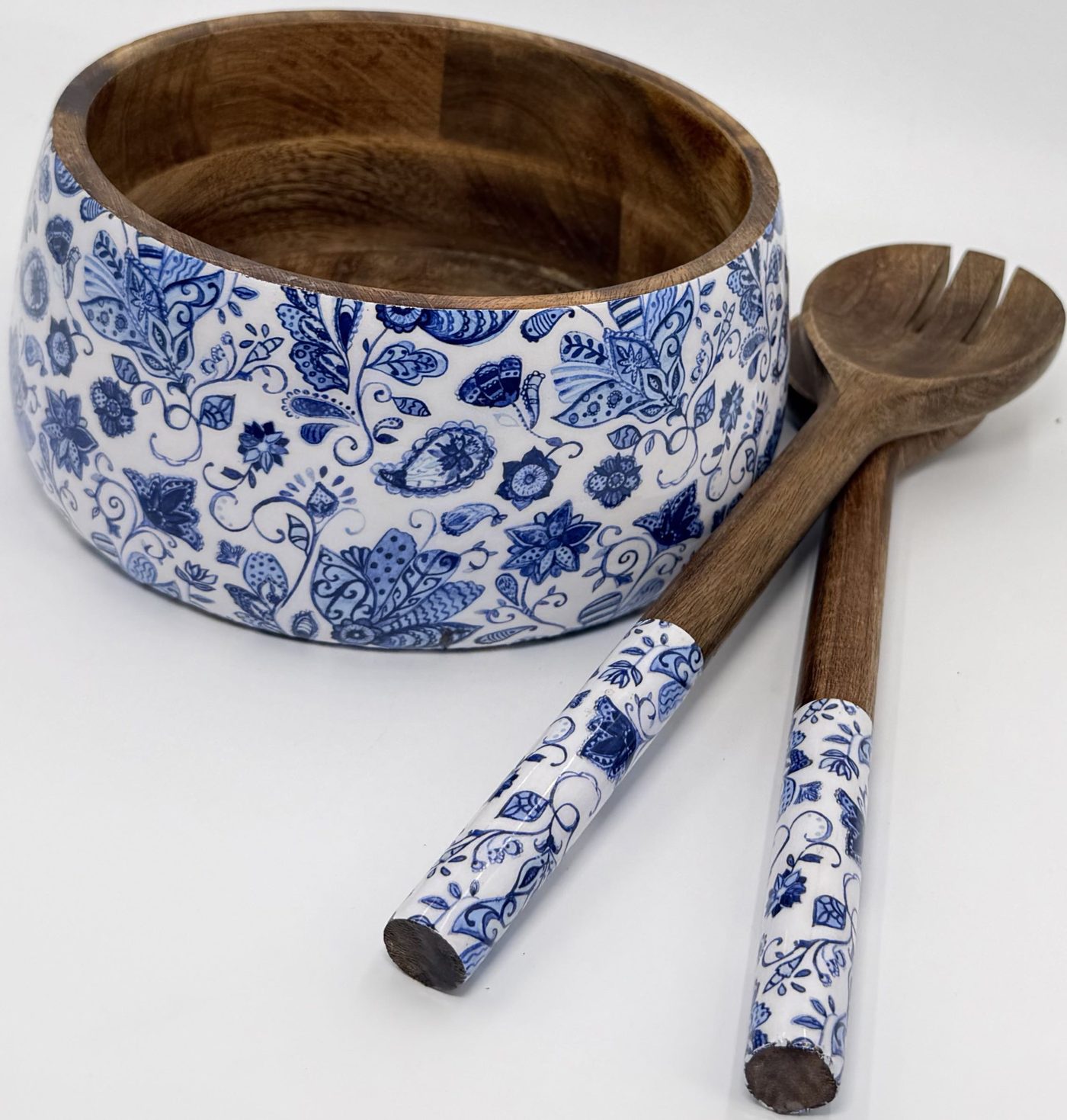 Salad Bowls in the Blue Paisley design