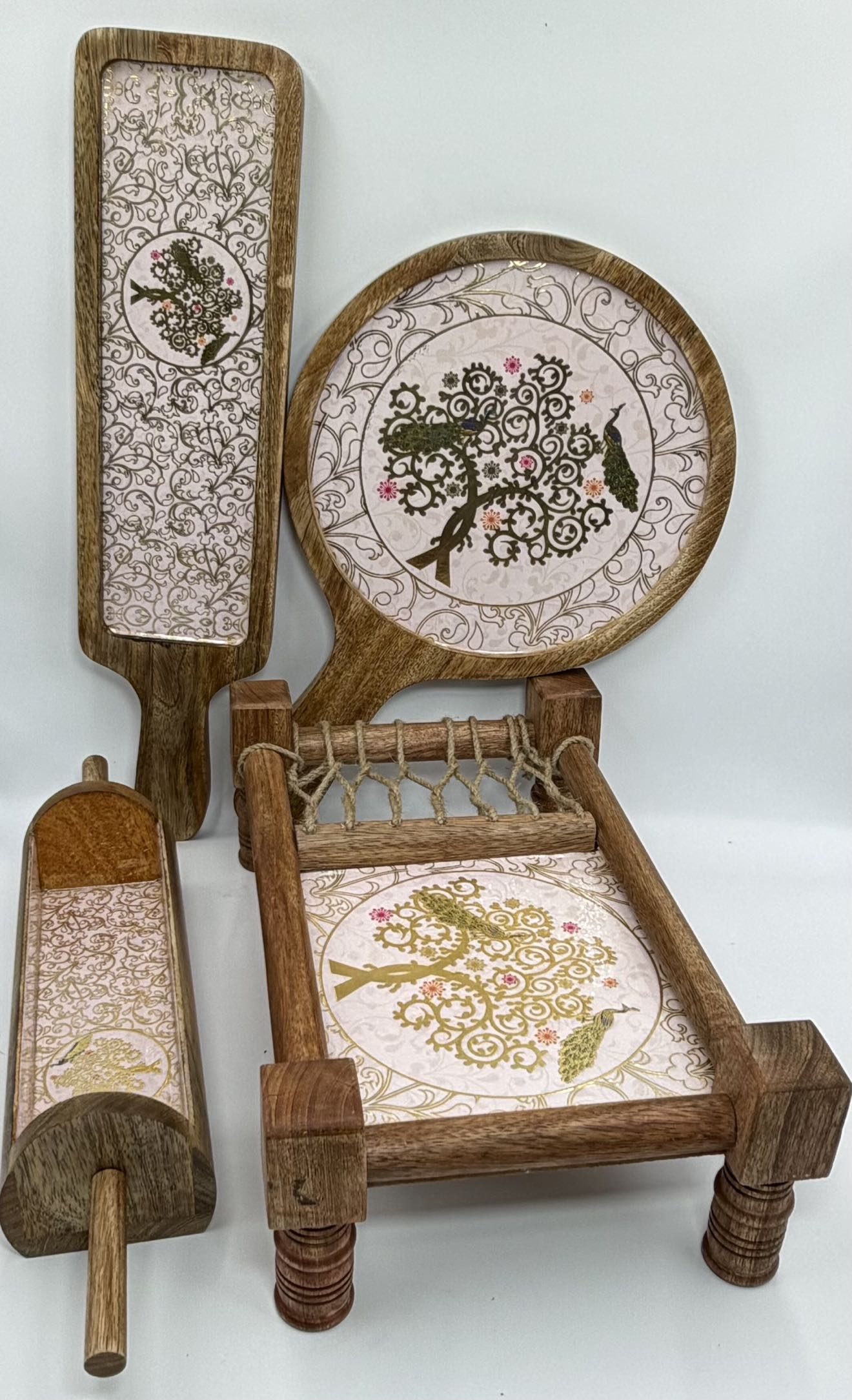 Khatiya Platter Set in the Mayurvriksha design