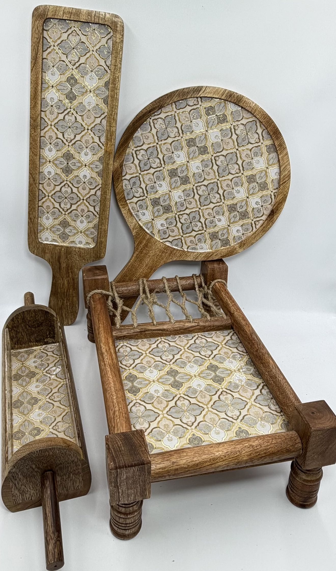 Khatiya Platter Set in the Jaali design