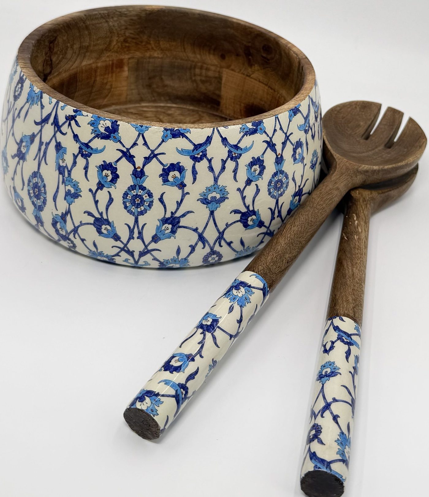 Salad Bowls in the Indigo Vine design