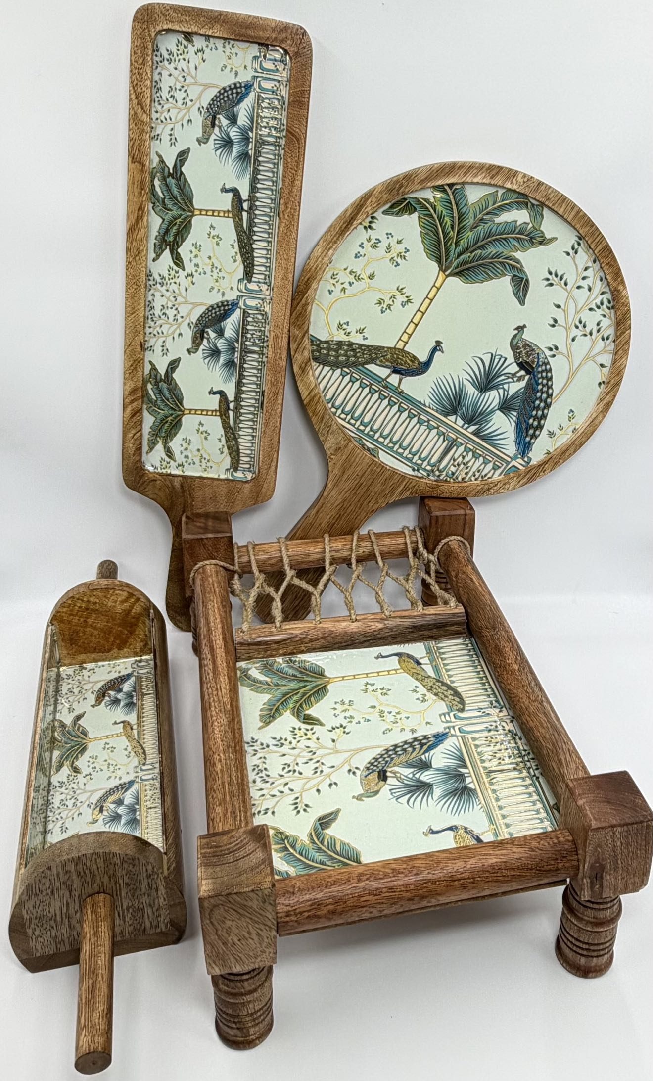 Khatiya Platter Set in the Mayurvan design