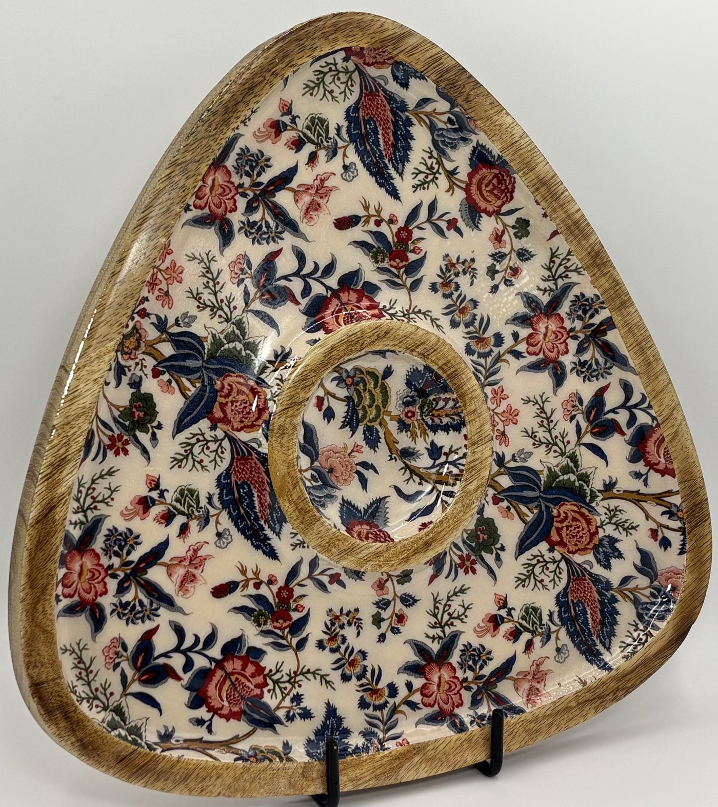 Chip/Dip (Tri) in the Heritage Bloom design
