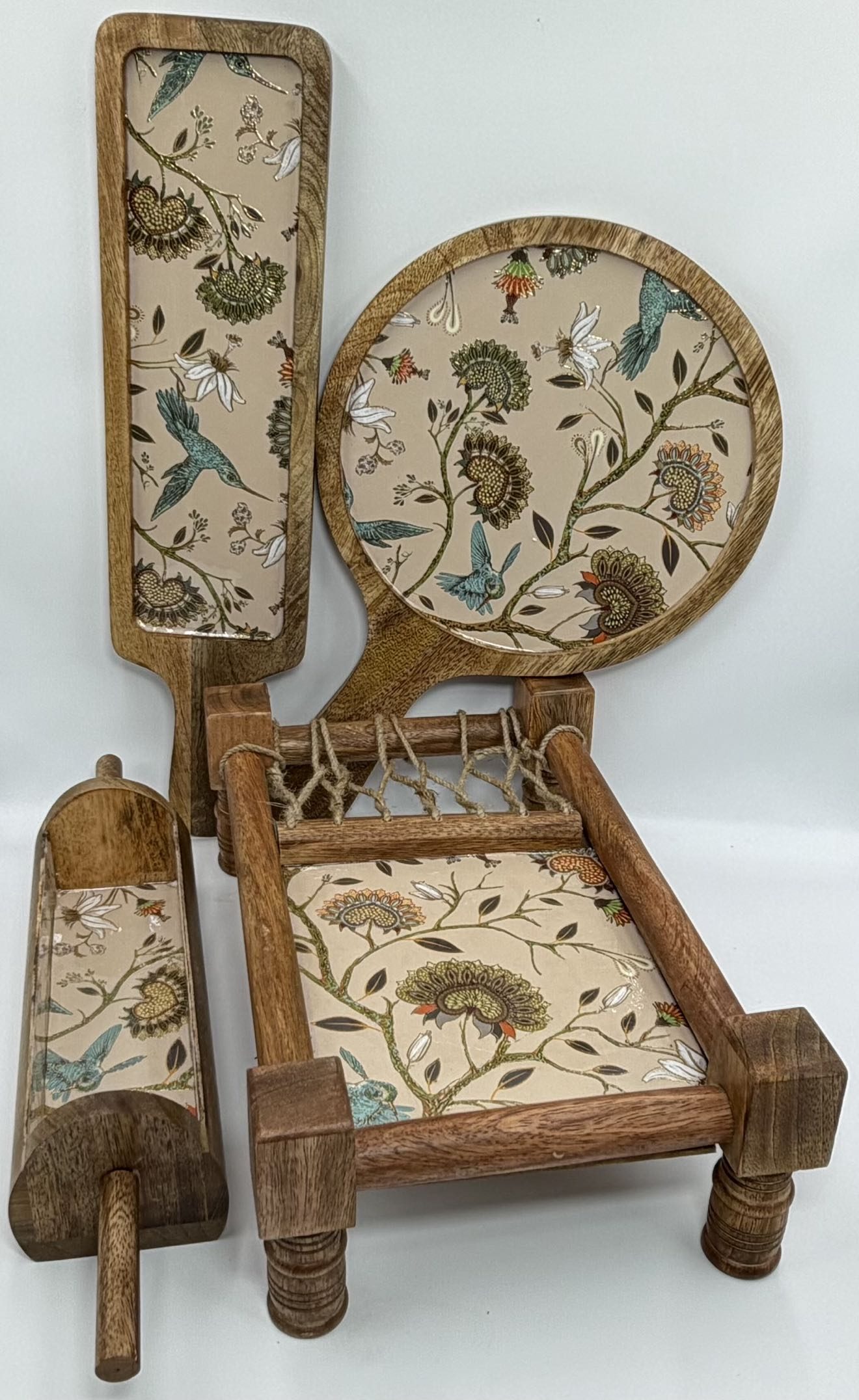 Khatiya Platter Set in the Peacock Garden design