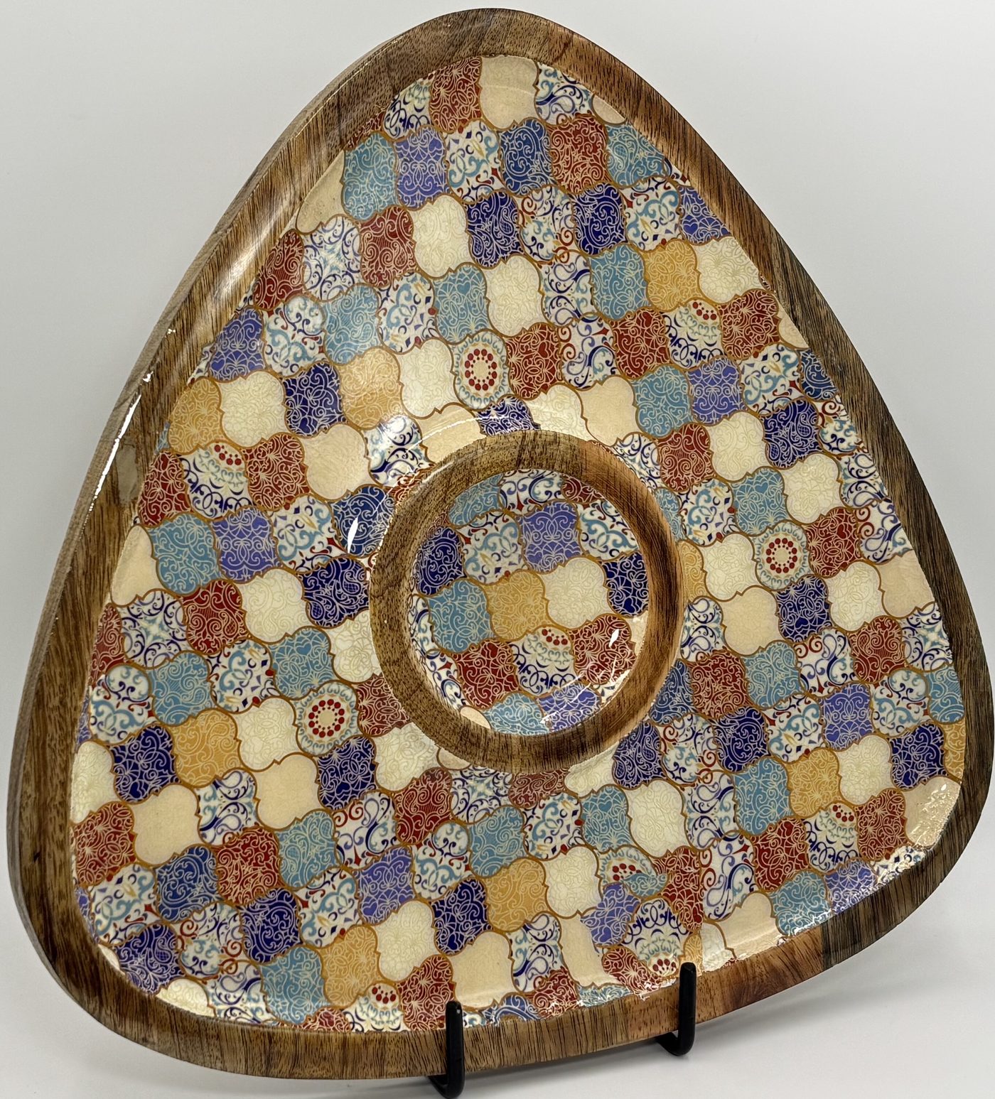 Chip/Dip (Tri) in the Mosaic Garden design