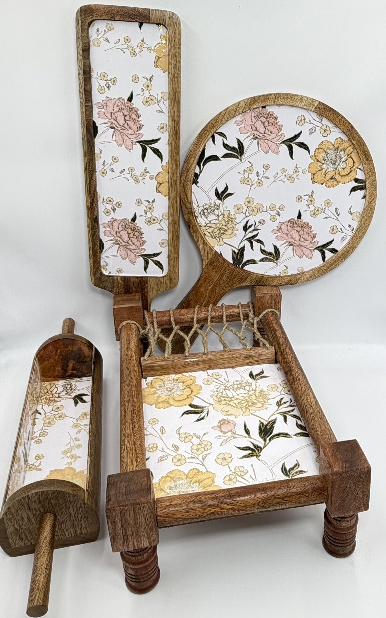 Khatiya Platter Set in the Guldasta design