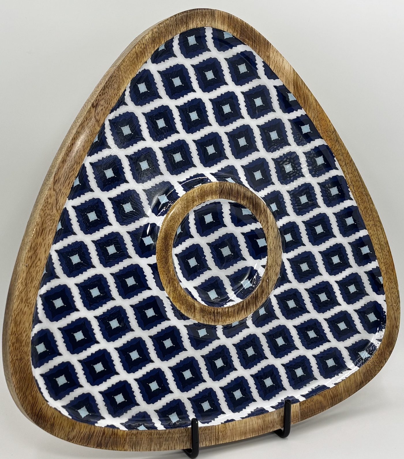 Chip/Dip (Tri) in the Indigo Ikat design