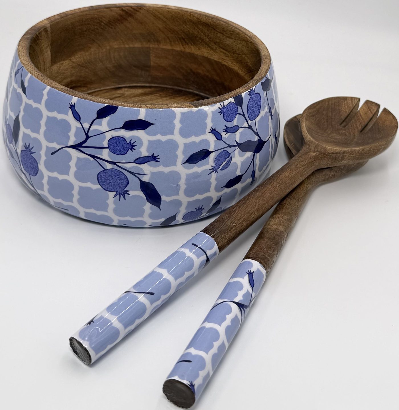 Salad Bowls in the Blue Trellis design